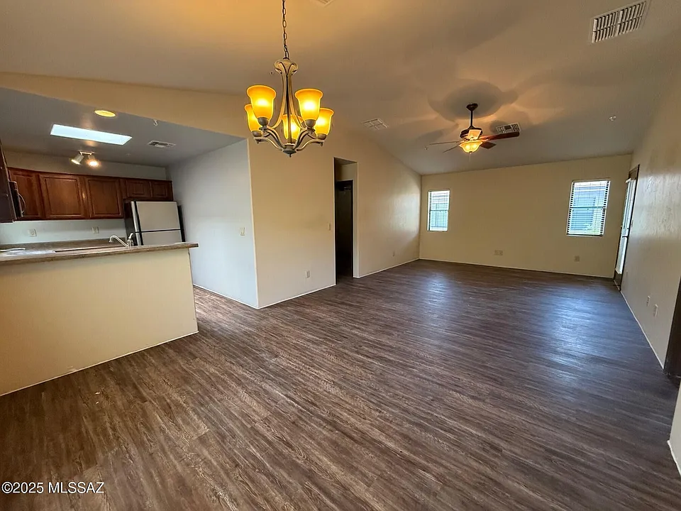 2501 S Pantano Pkwy #1