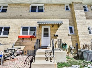 4450 W Dakin St APT D, Chicago, IL 60641