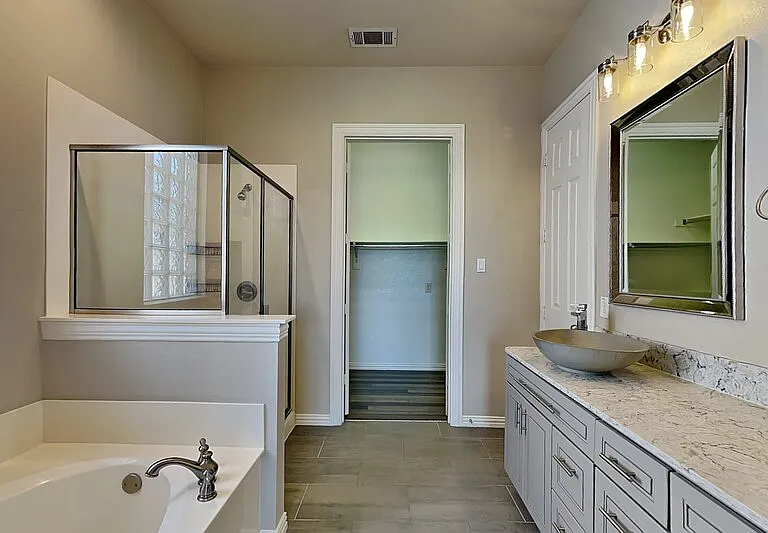2120 Stone Creek Dr — Photo 10