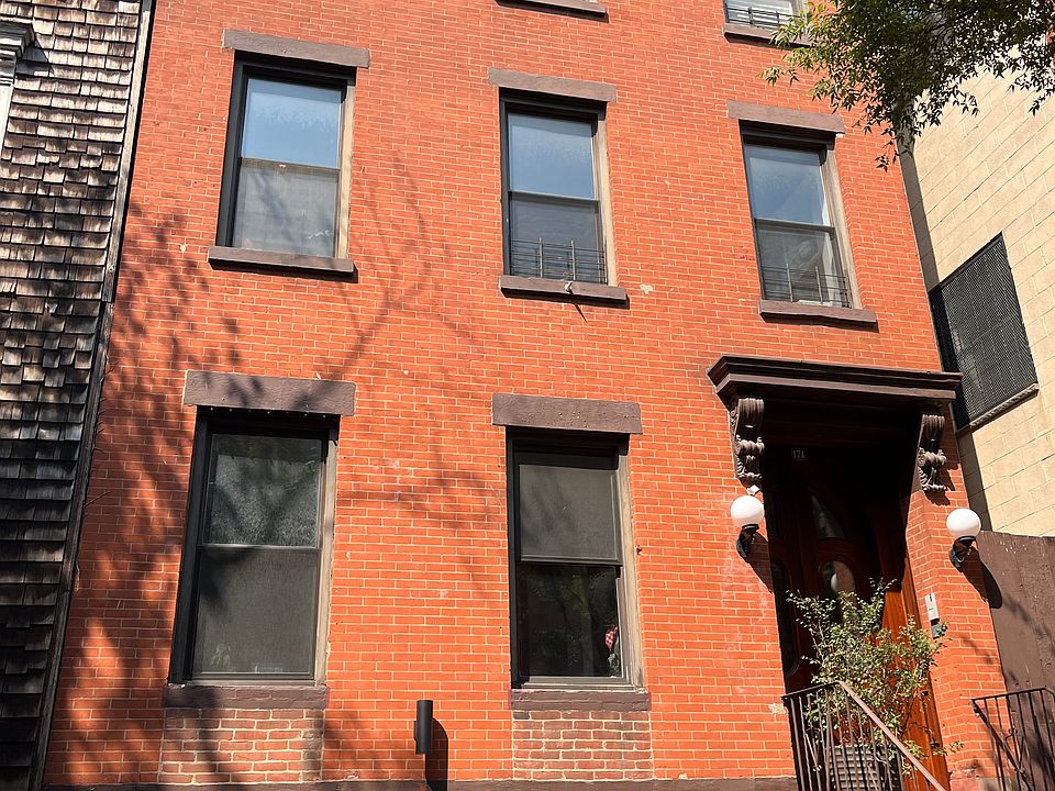 1st image of 174 Carlton Ave Floor 3