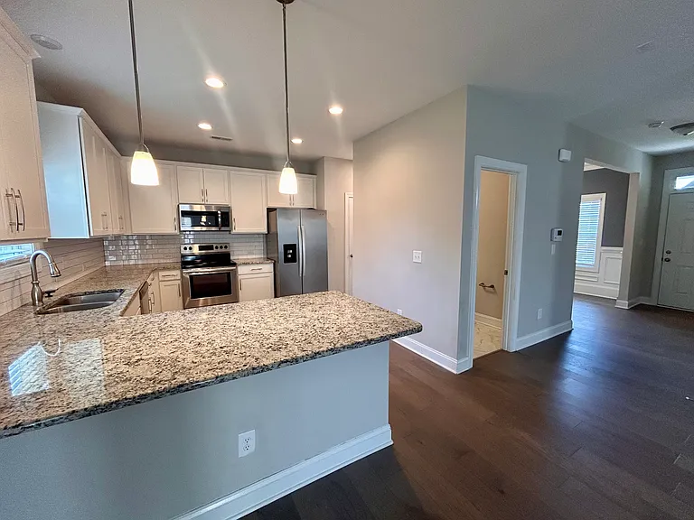 104 Wicklow Ct — Photo 8
