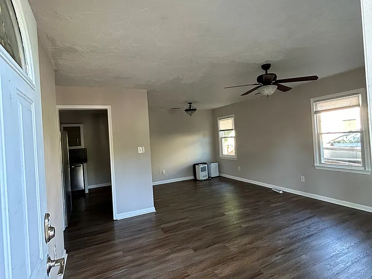 8367 Robin Lynn Rd — Photo 9