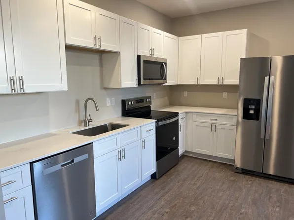 104 E Market St #101, Troy, IL 62294