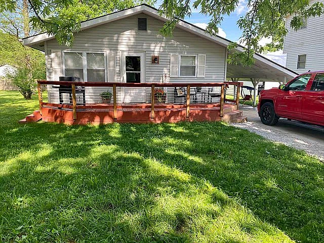 206 Rose Ave photo 1