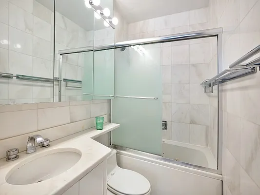 Sold by Sotheby's International Realty | media 14