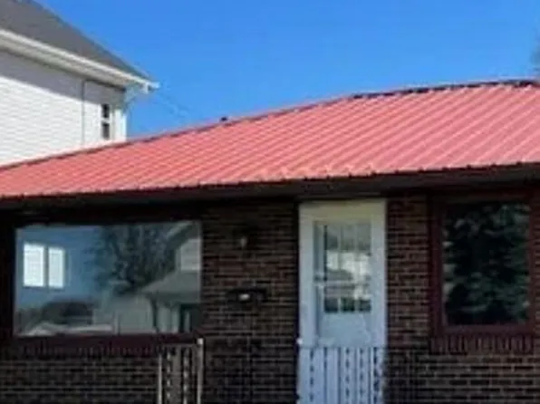 351 2nd St NW, New Philadelphia, OH 44663