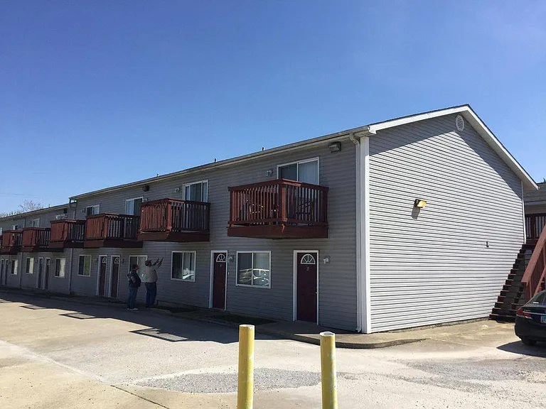 510-2 S Poplar St — Photo 23
