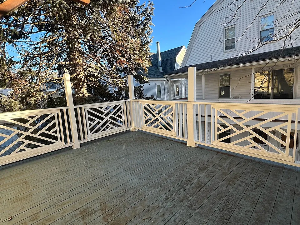 77 Pearson Rd