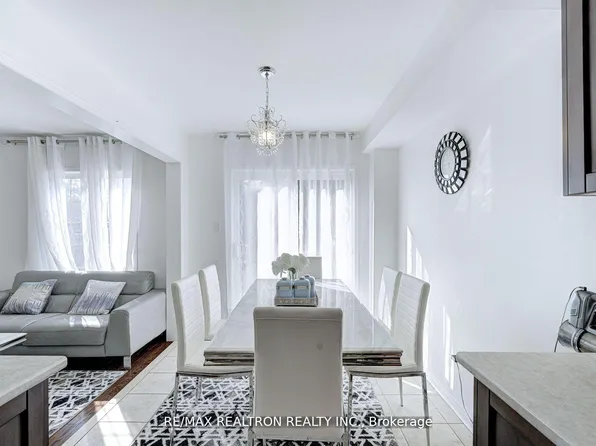 88 Banbrooke Cres, Newmarket, ON L3X 2W9