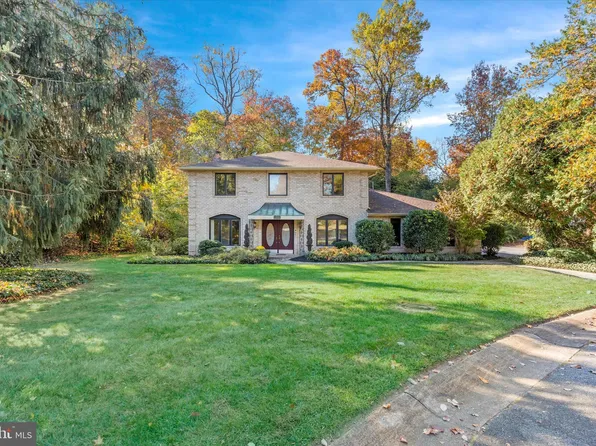 102 W Sutton Pl, Wilmington, DE 19810