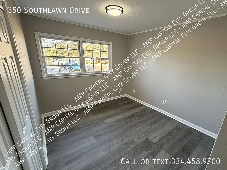 350 Southlawn Dr — Photo 3