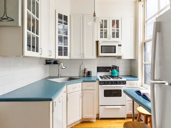 175 East 93rd Street image 7 of 11