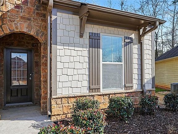 3rd image of 256 High Court Way