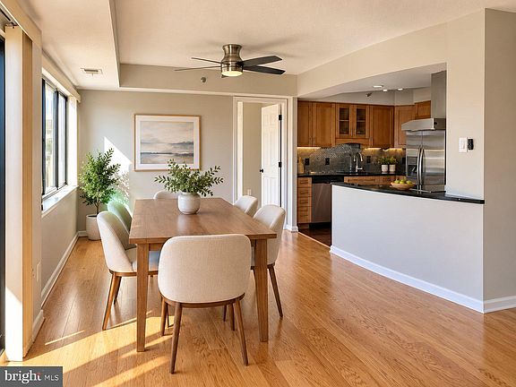 2nd image of 1301 N Courthouse Rd APT 1103