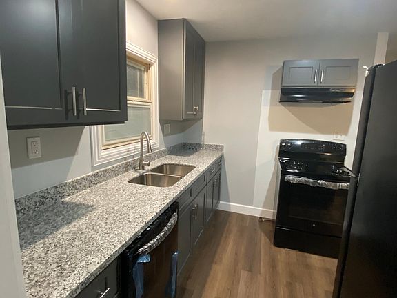 5th image of 210 E Sterling St #210