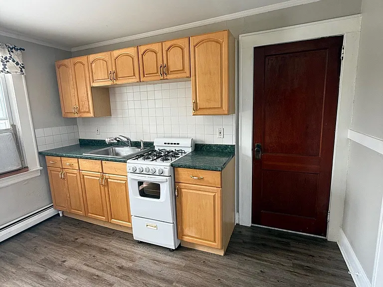 170 Laurel Ave #3 — Photo 7