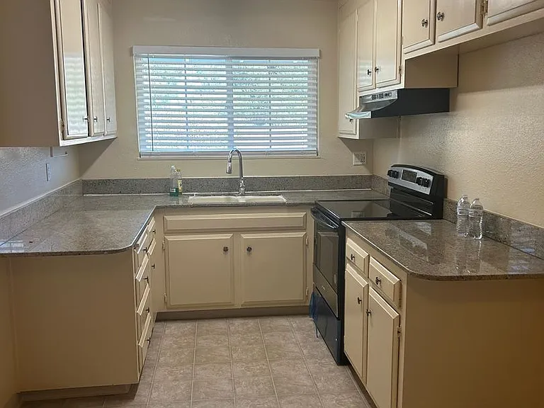 341 E Alaska Ave — Photo 13