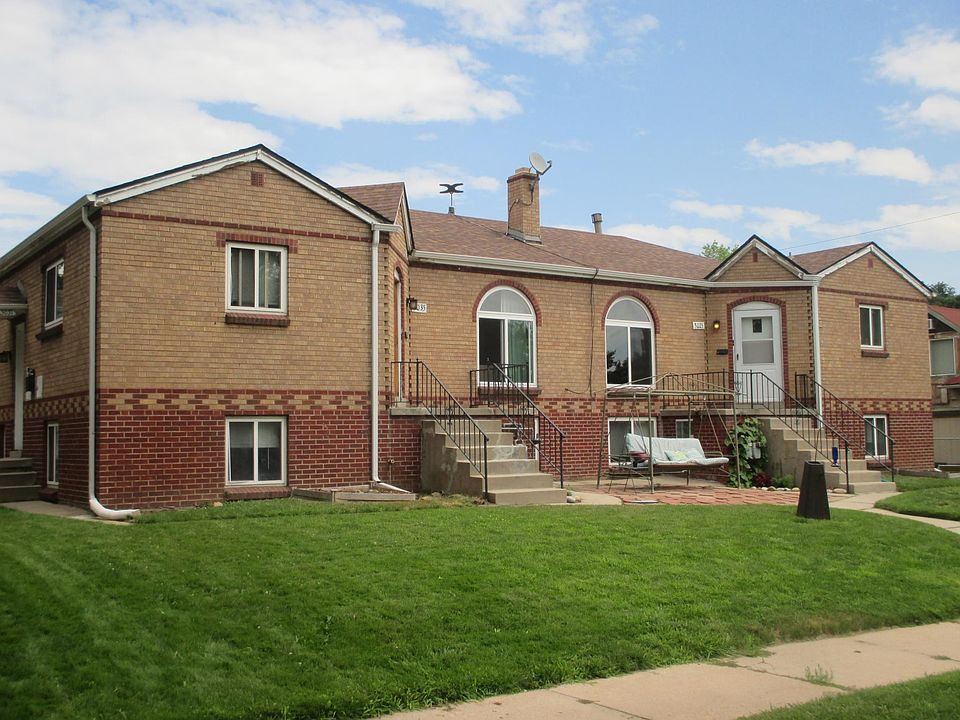 3025 is the apartment on the upper right.