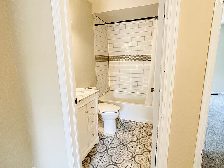 116 Regents Dr #116 — Photo 14