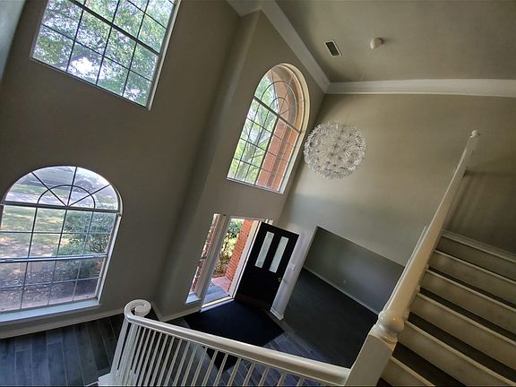 5th image of 3808 Lowrey Way