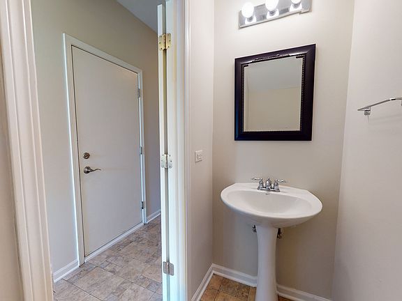 4th image of 2289 Flagstone Ln