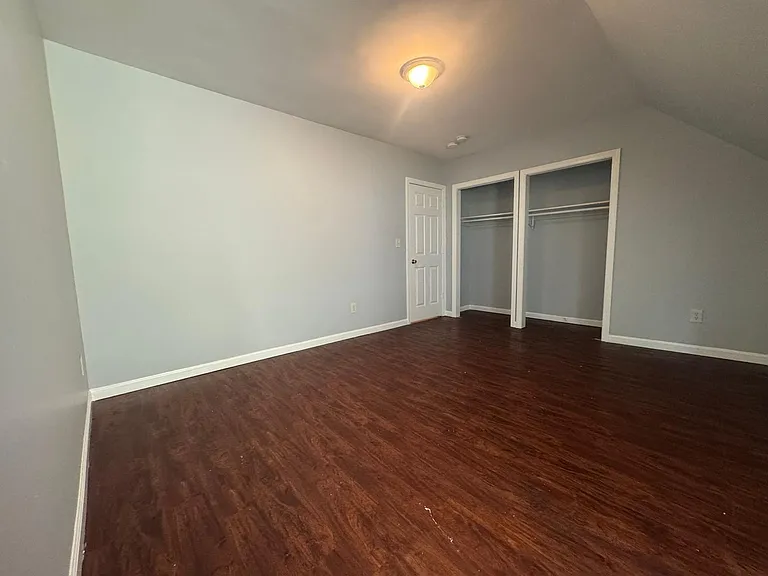 40 Center St — Photo 14