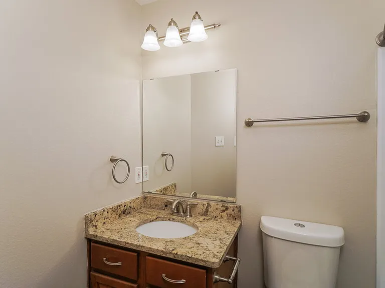 607 Limestone Flt — Photo 16