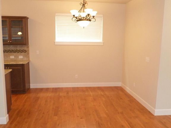 3rd image of 4437 McKiinley St NE
