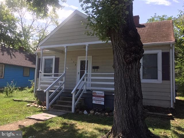 1st image of 104 Ashby St