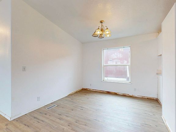 5th image of 2906 W 7th Ave Trailer 32
