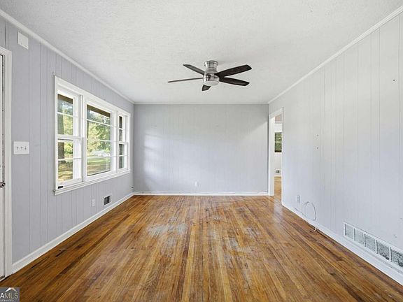 3rd image of 3433 Arthur Dr