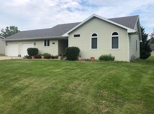 501 Moore Ave, Le Roy, IL