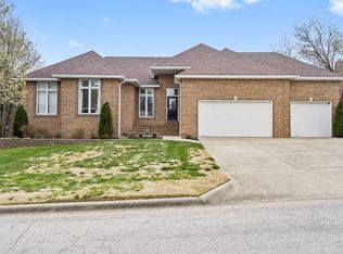 2135 S Cedar Hill Ave, Springfield, MO 65809