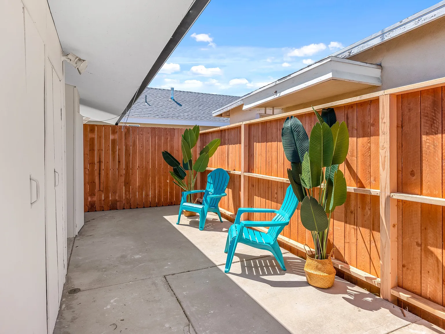 2 bed, 800 sqft, $3,000 — Photo 3