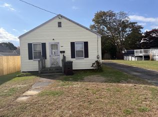 8 2nd St, Swansea, MA 02777