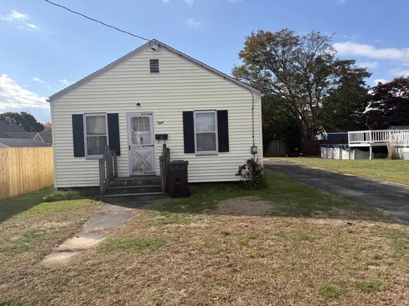 8 2nd St, Swansea, MA 02777