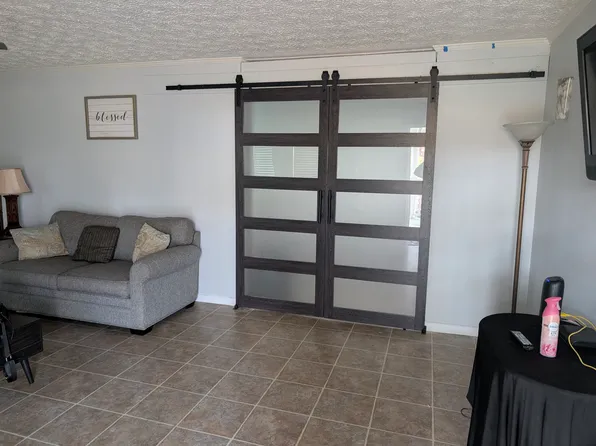 438 Dickson Rd, East Arcadia, NC 28456