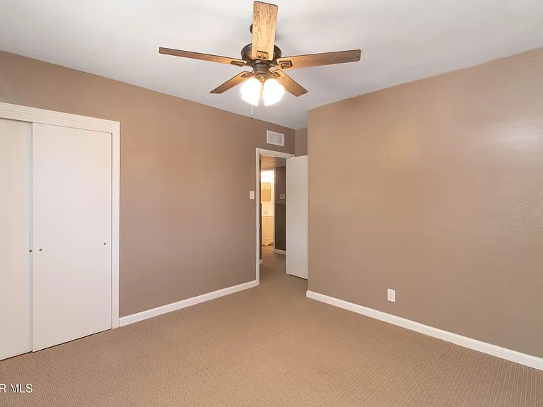 321 Walsh Ln — Photo 29
