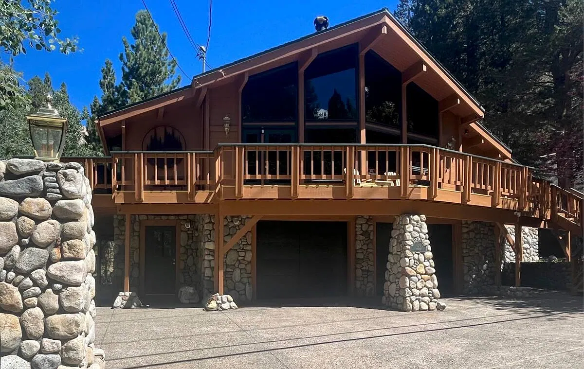 829 Minaret Rd — Photo 1