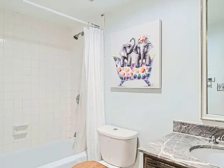 805 29th St #405 — Photo 10