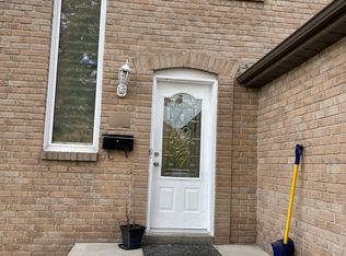 52 Norma Cres, Brampton, ON L6S 4H2