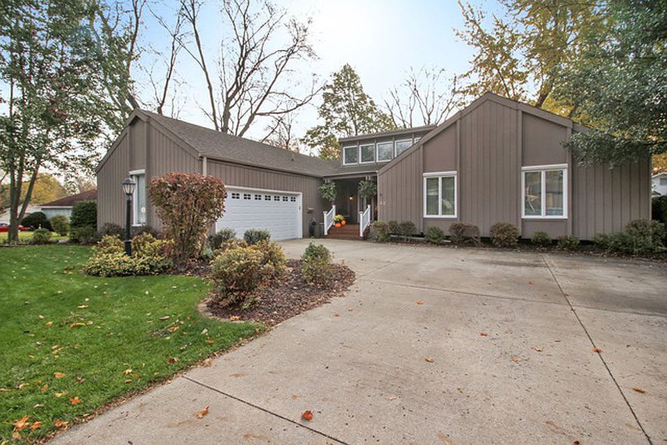 1st image of 42 Guildford Dr
