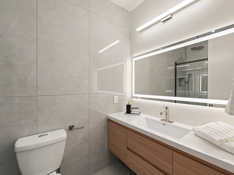 4000 Greystone Dr — Photo 28