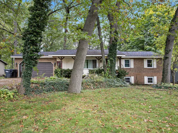 1271 103rd Ave, Plainwell, MI 49080
