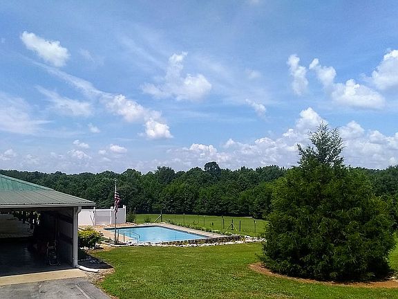 Beautiful Front Yard View!