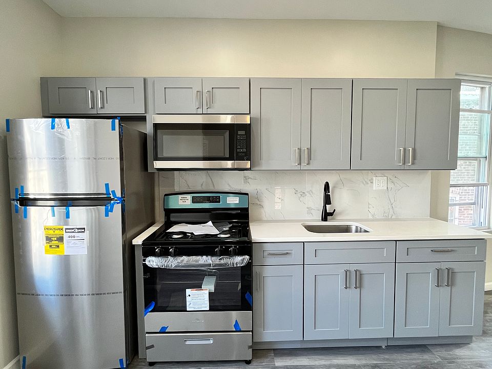 1st image of 133 Stevens Ave #3