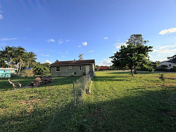 3rd image of 5211 Pine Grove Drive