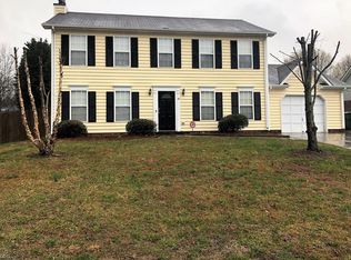 8 Manor Ridge Ct, Greensboro, NC 27407