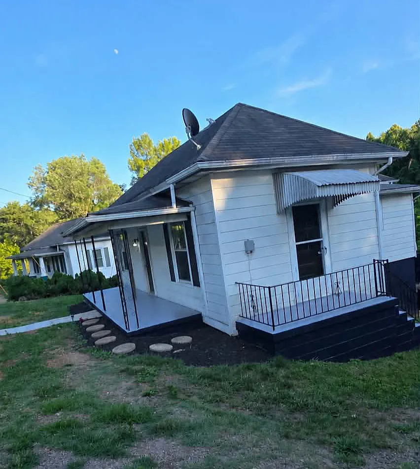 3 bed, 1086 sqft, $1,250 — Photo 1
