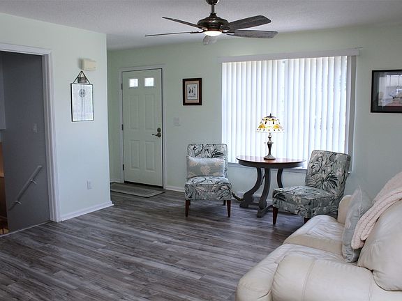 2nd image of 10335 N Park Dr